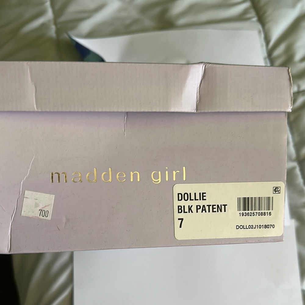 Madden Girl Black Chain Loafers  7 runs on the small side - Picture 13 of 13